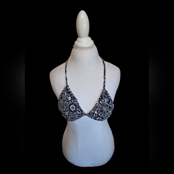 ◼️ Elegant Black and White Women's Bikini Top - Picture 1 of 5